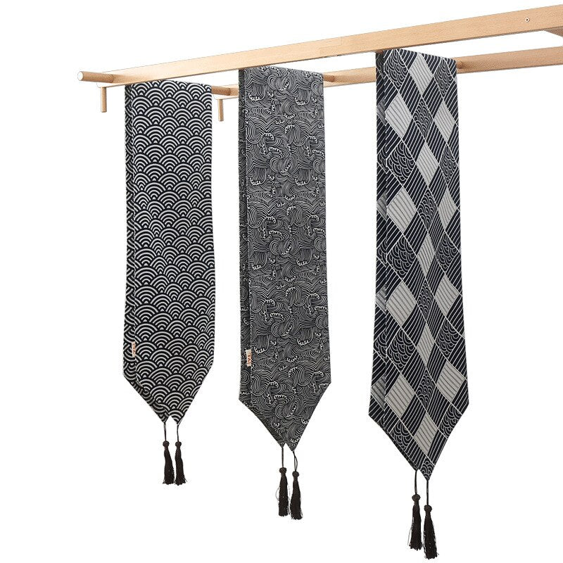 Table Runner Aino (3 Colors and 8 Sizes)
