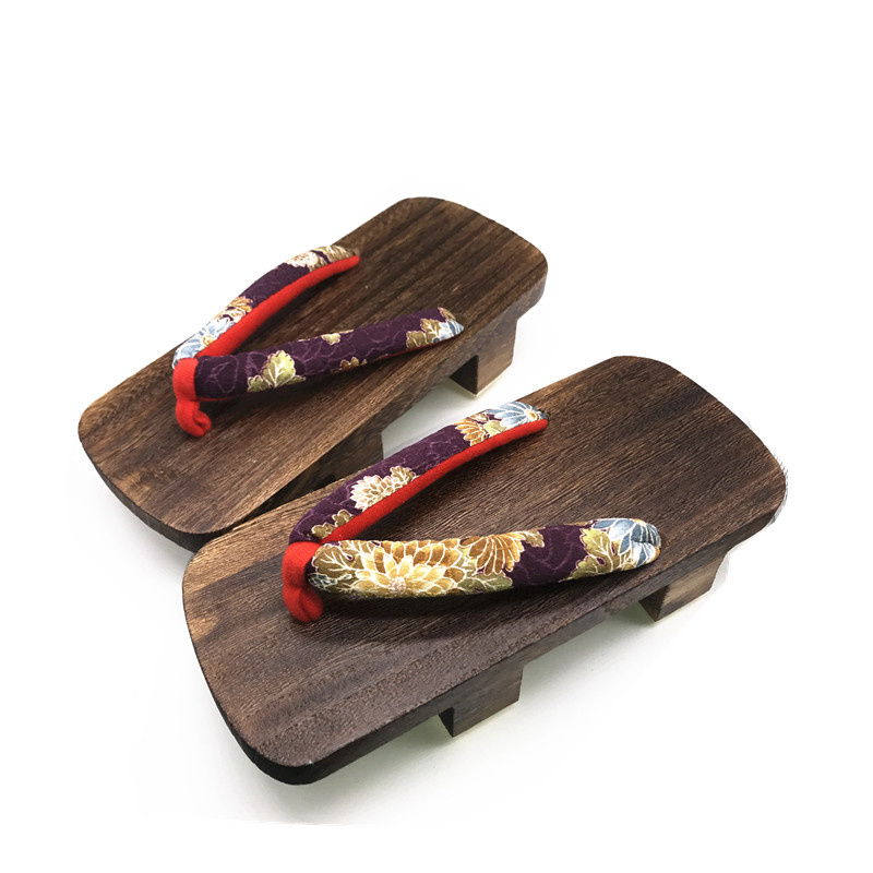 Tono de sandalias de geta plana