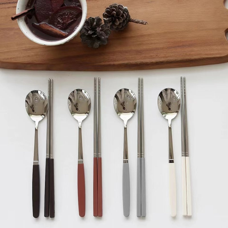 Chopsticks and Spoons Set Akaro