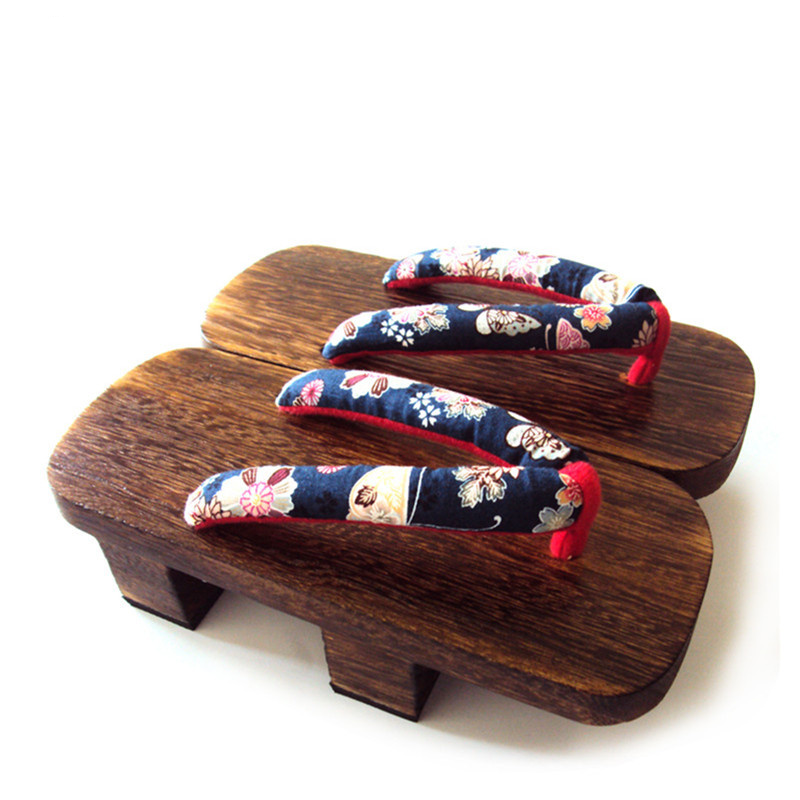 Tono de sandalias de geta plana