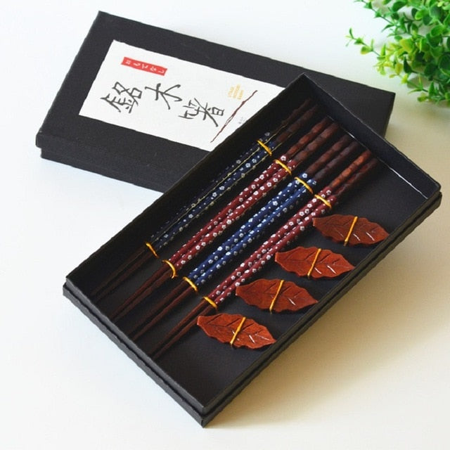 4 Pairs of Chopsticks and Chopsticks Holders Set Standishii (5 Models)