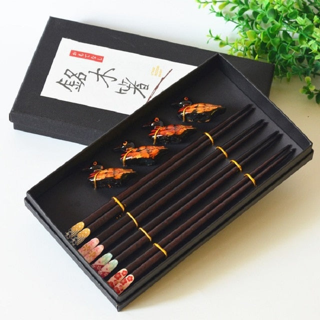 4 Pairs of Chopsticks and Chopsticks Holders Set Standishii (5 Models)