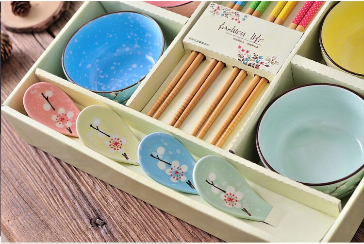 4 Bowls, 4 pairs of Chopsticks and 4 Spoons Set Mita (5 Colors)