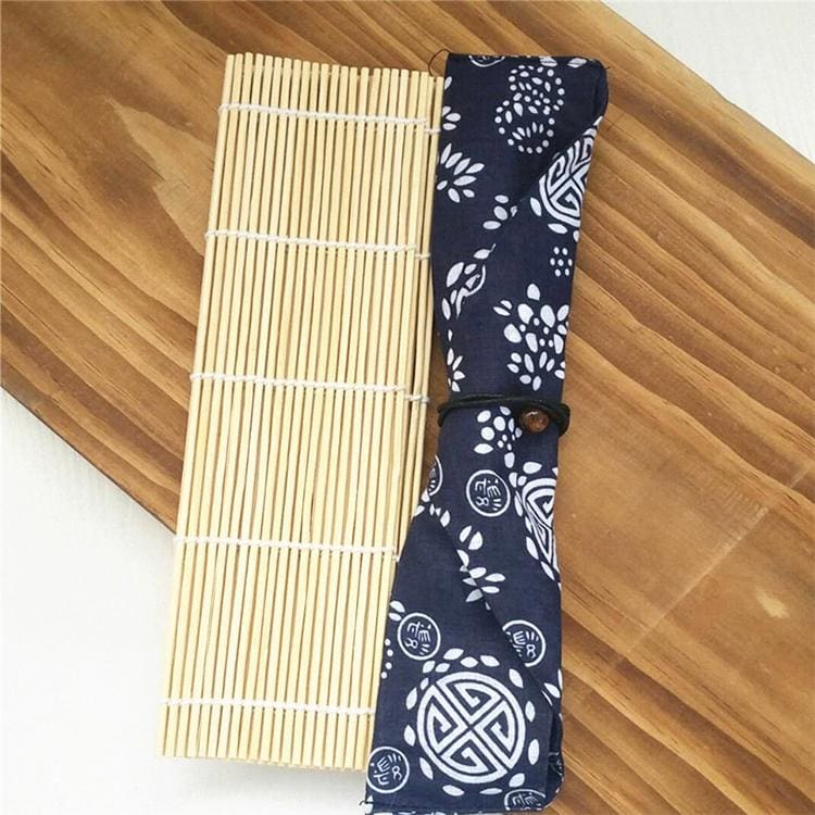 https://www.myjapanesehome.com/cdn/shop/products/set-bamboo-roller-kita-sushi-rollers-my-japanese-home_961.jpg?v=1571710587&width=1445