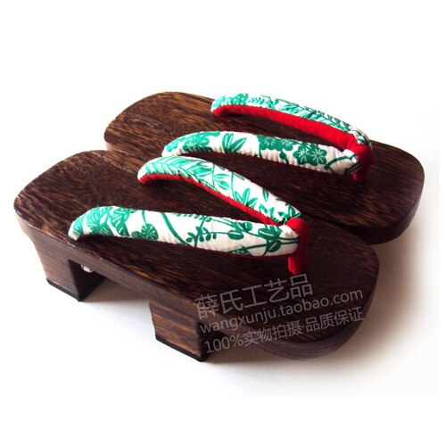 Tono de sandalias de geta plana