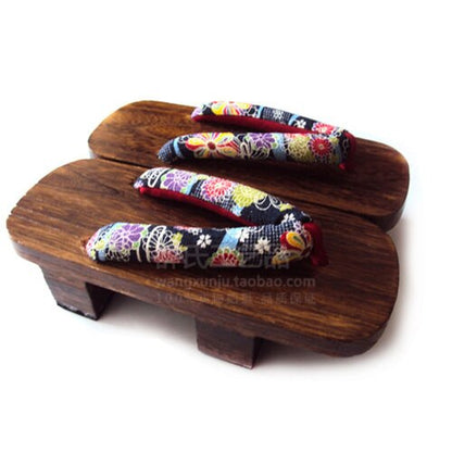 Tono de sandalias de geta plana