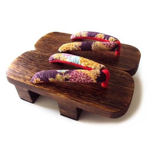 Tono de sandalias de geta plana