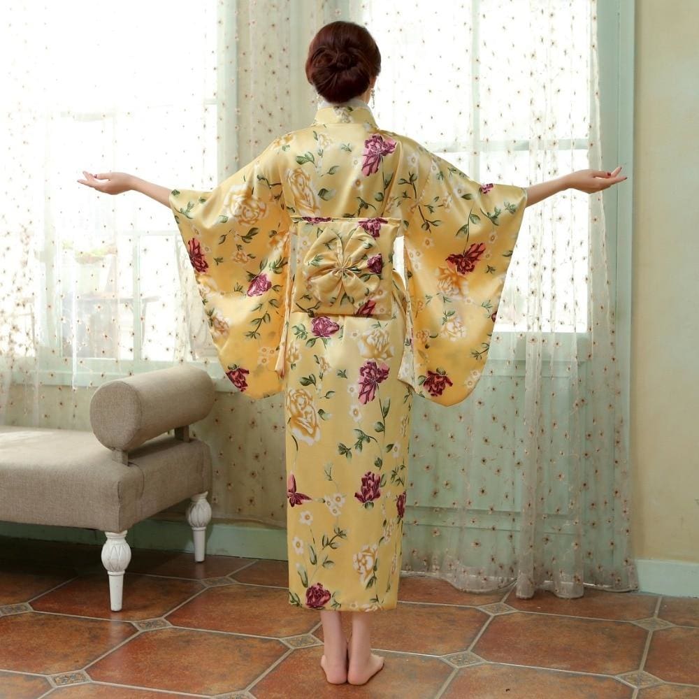 Woman Kimono Yuna - Kimonos