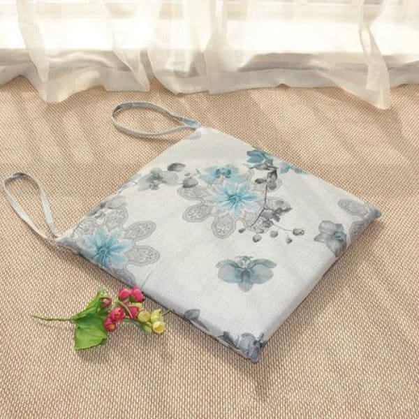 Zafu Suwa - Light blue flower - Tatami Cushion